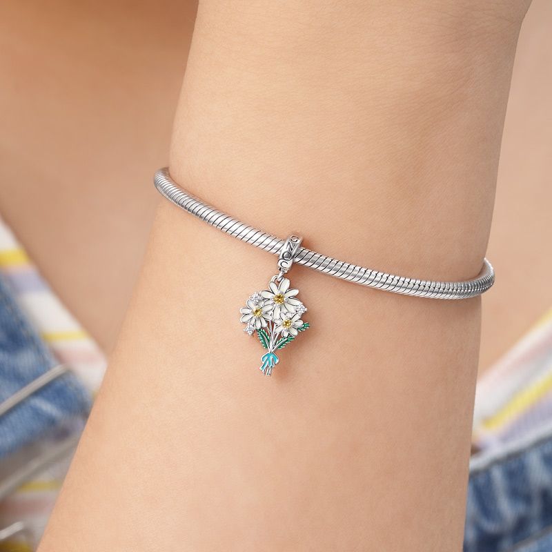 Daisy Flowers Pendant