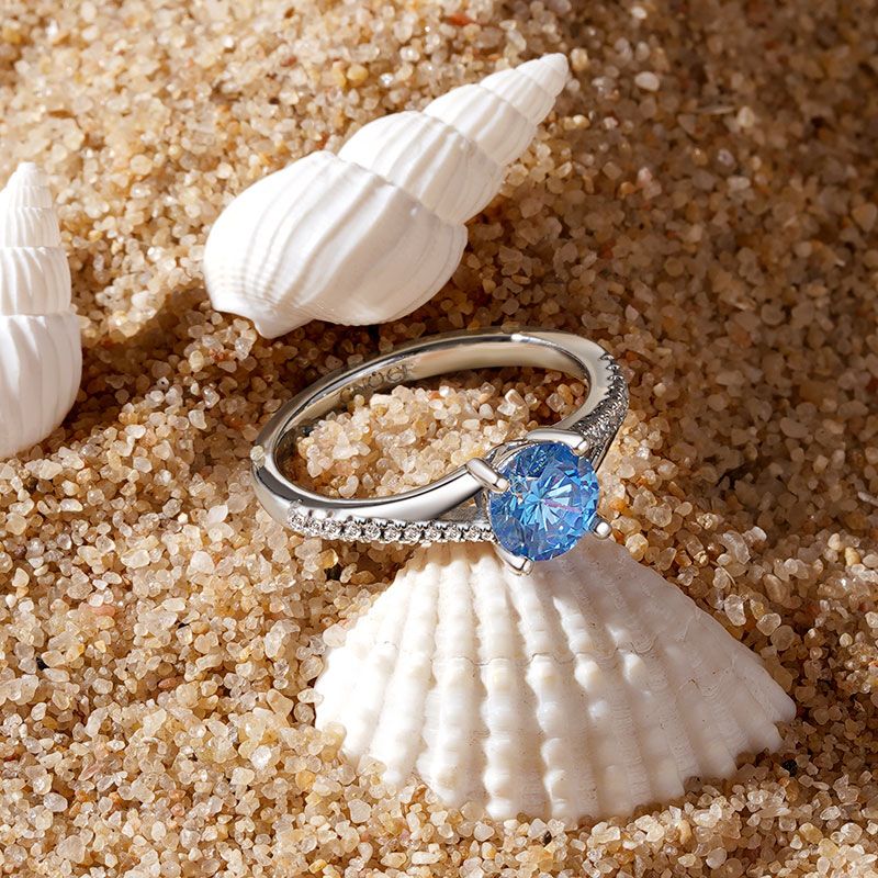 Round-cut Promise Ring