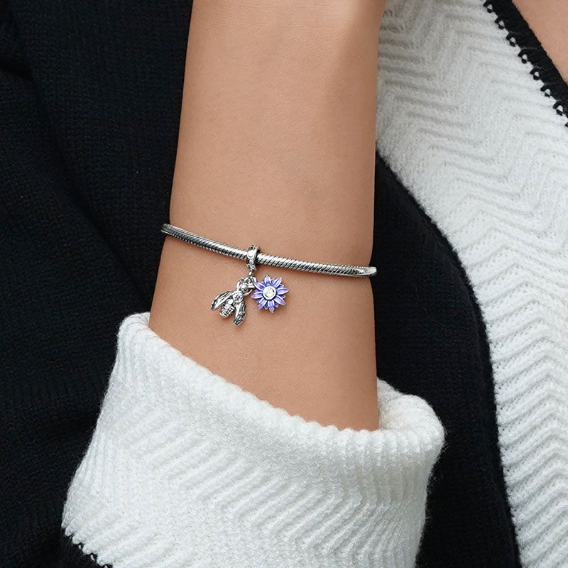 Bee Loves Daisy Birthstone Pendant