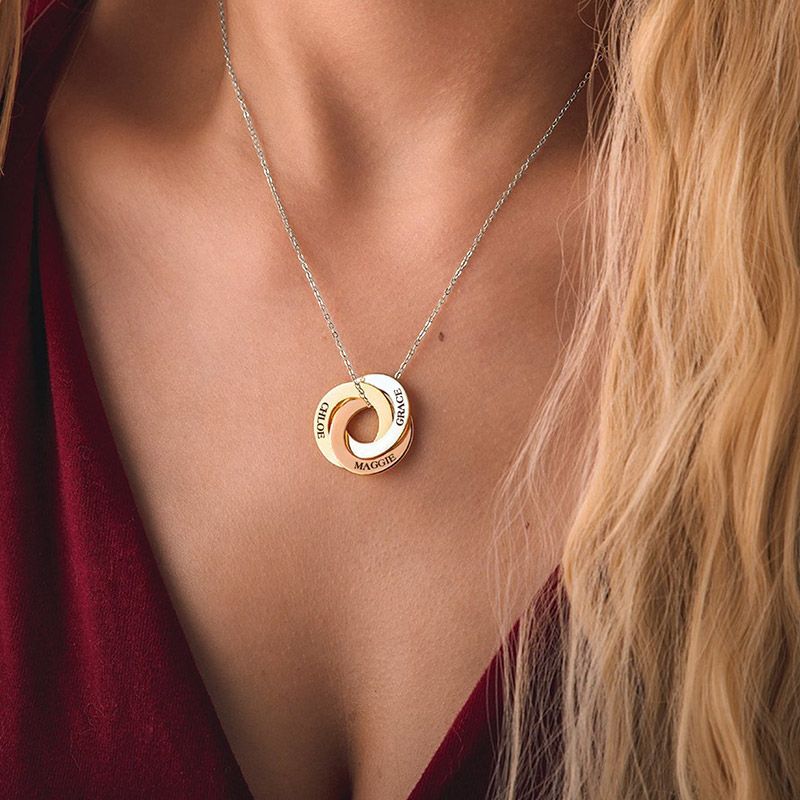 Engraved Names Round Necklace