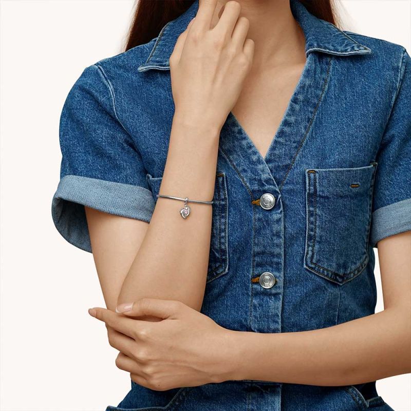 Engravable Baby Feet Pendant