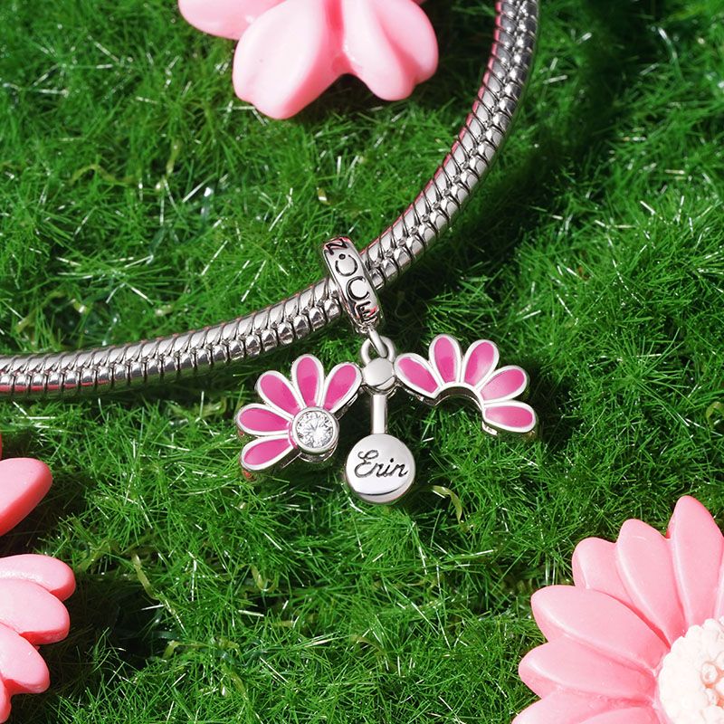 Engravable Daisy Pendant