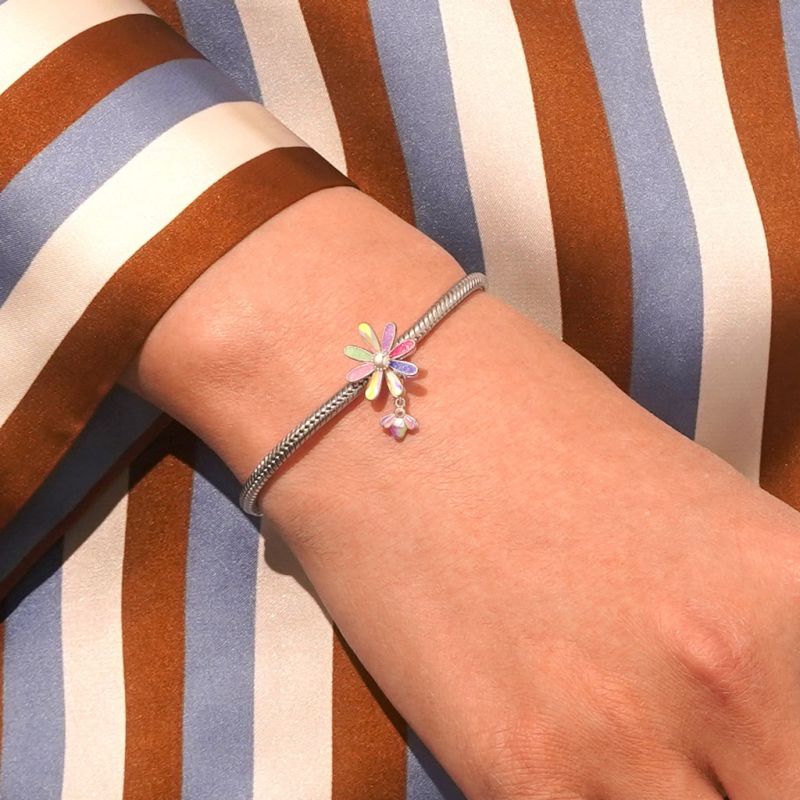 Bee Daisy Colorful Charm