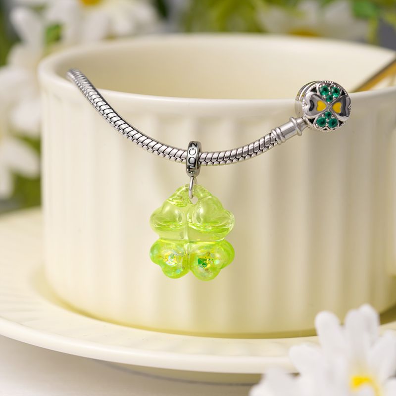 Glitter Four-leaf Clover Pendant