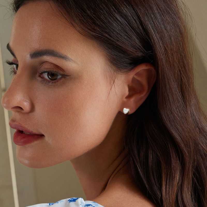 Heart White Shell Stud Earrings