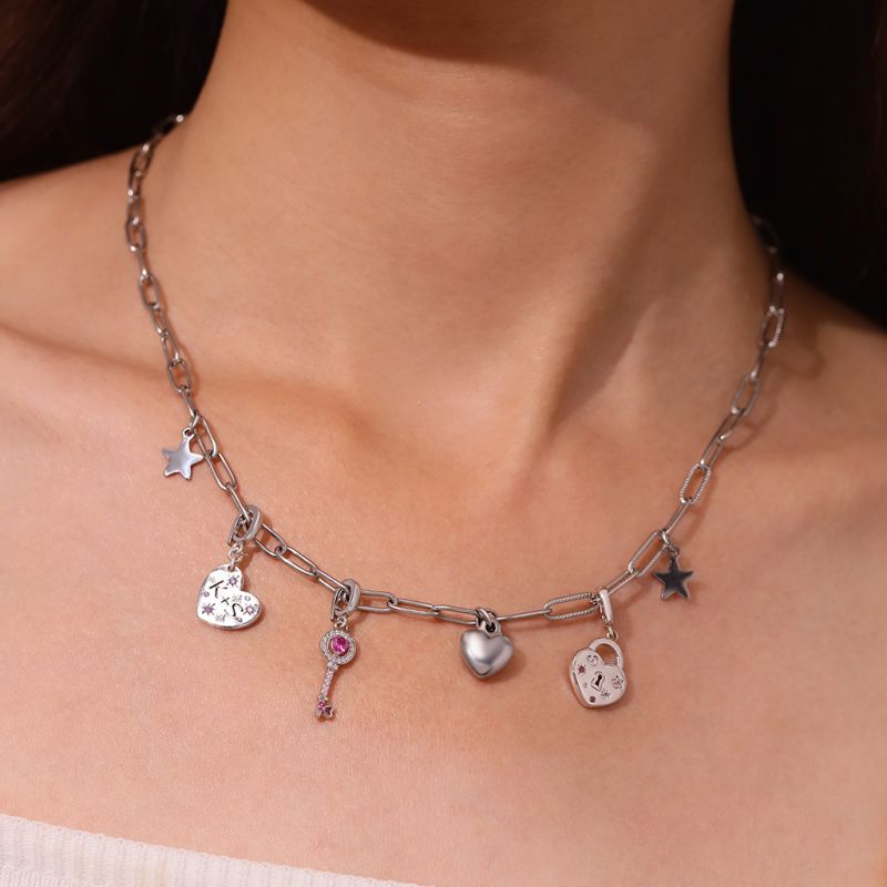 Engravable Love Clasp Clusters Charm