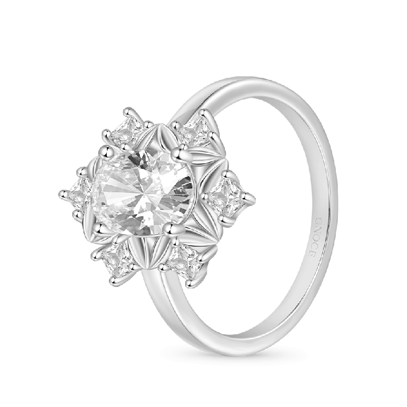 Classic Leaf-Cut Ring