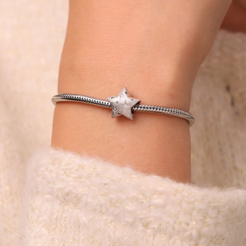 Shining Sandblasting Star Charm