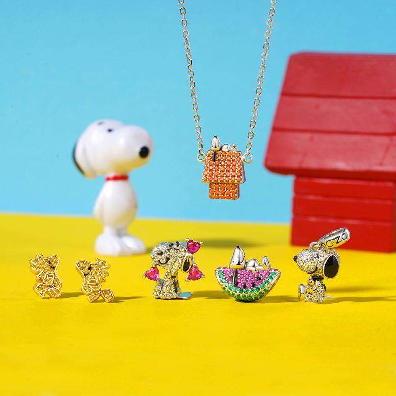 Snoopy Diamond Pendant