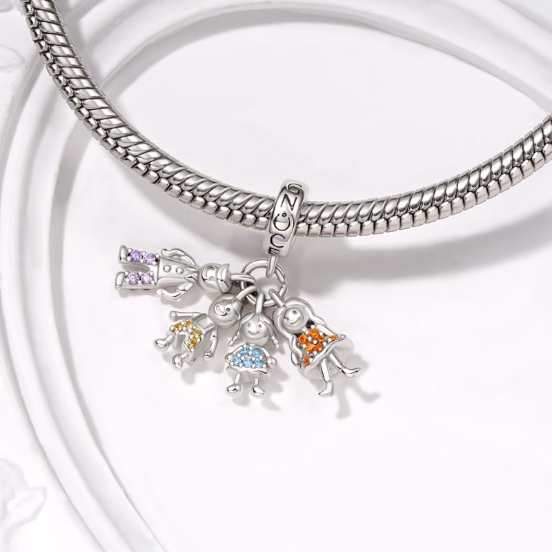 Mothers Day Family Portrait Pendant