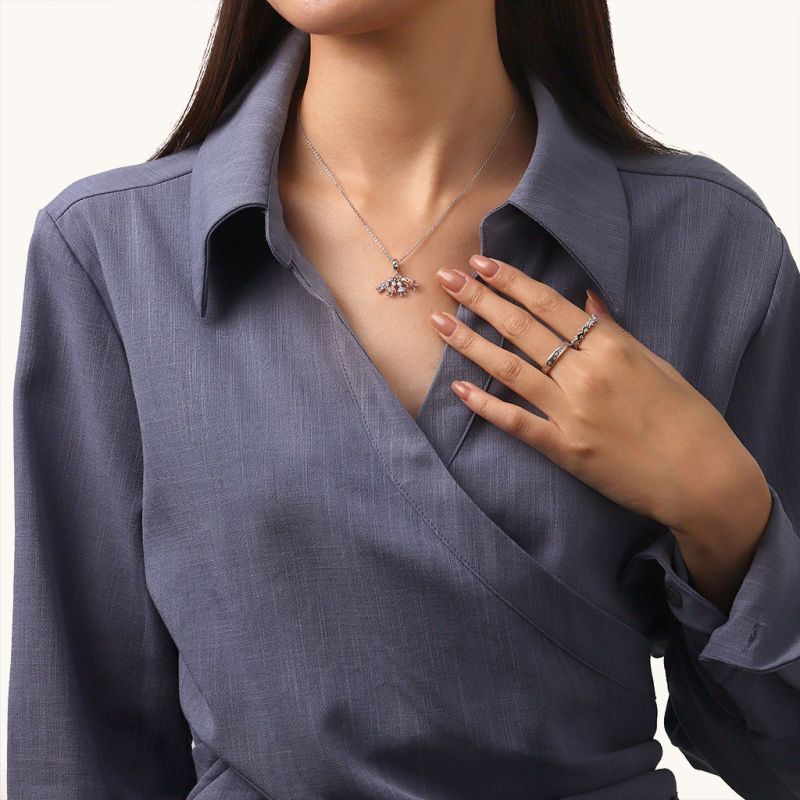 Mothers Day Family Portrait Pendant