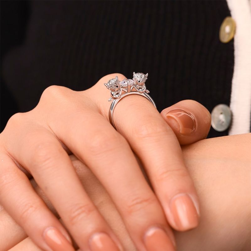 Highland Cow Hug White Diamond Ring
