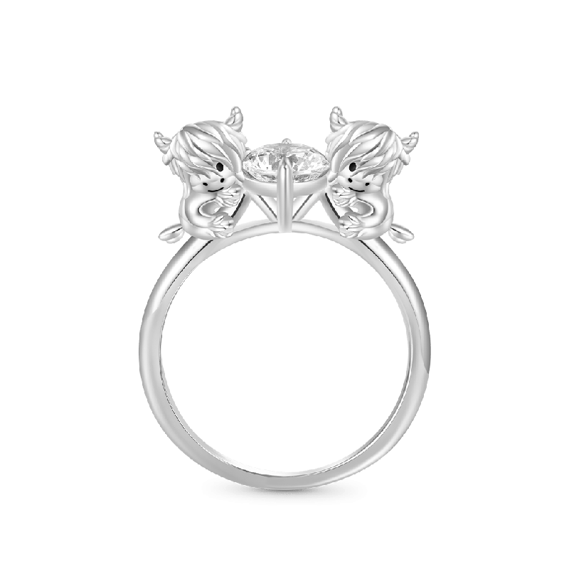 Highland Cow Hug White Diamond Ring
