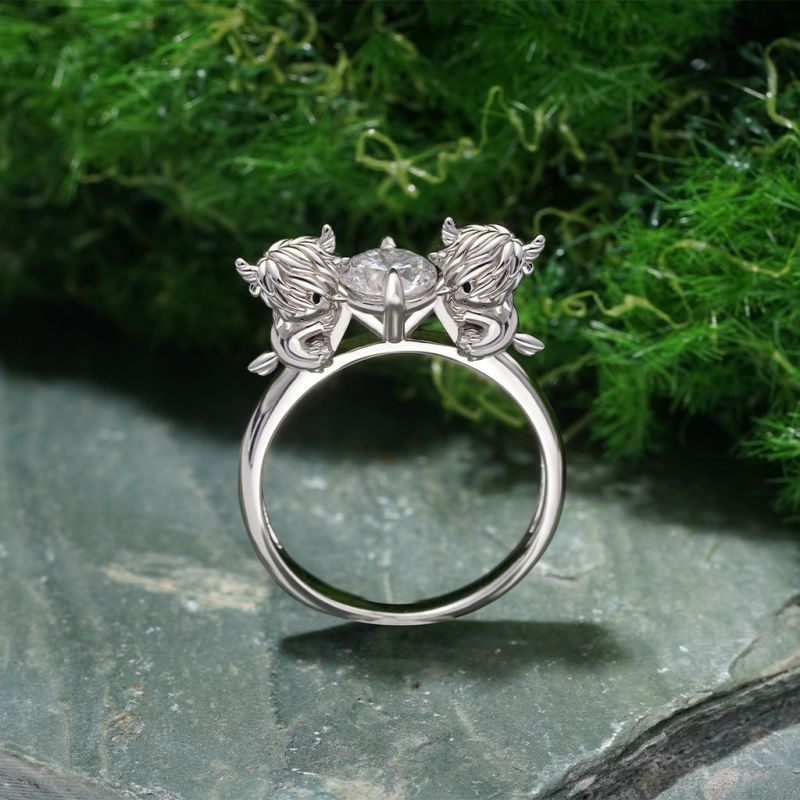 Highland Cow Hug White Diamond Ring