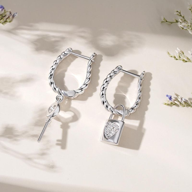 Twisted Rope English Lock Earrings