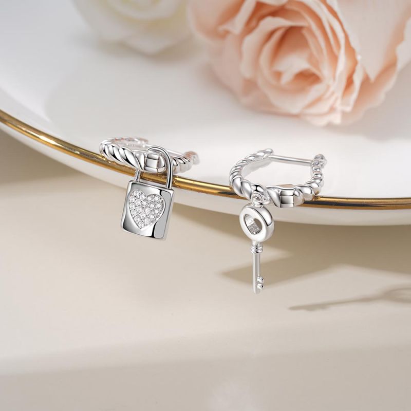 Twisted Rope English Lock Earrings