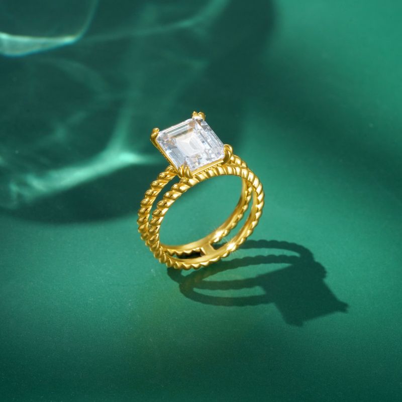 Radiant-cut Soliatire Split Shank Ring