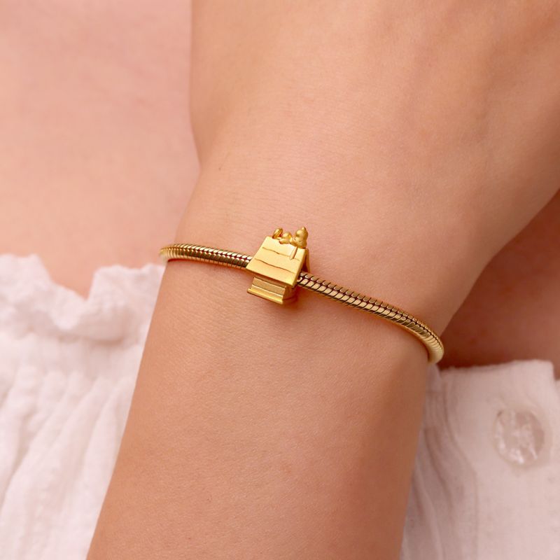 18k Gold Snoopy Doghouse Charm