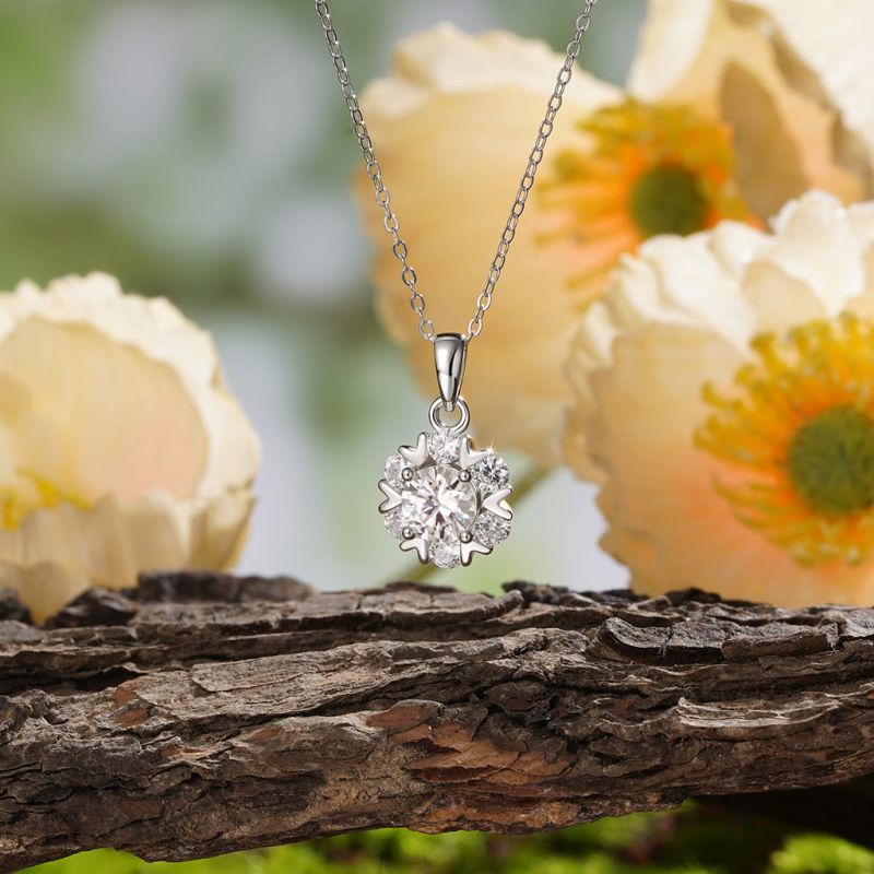 1Ct VVS Moissanite Snowflake Necklace