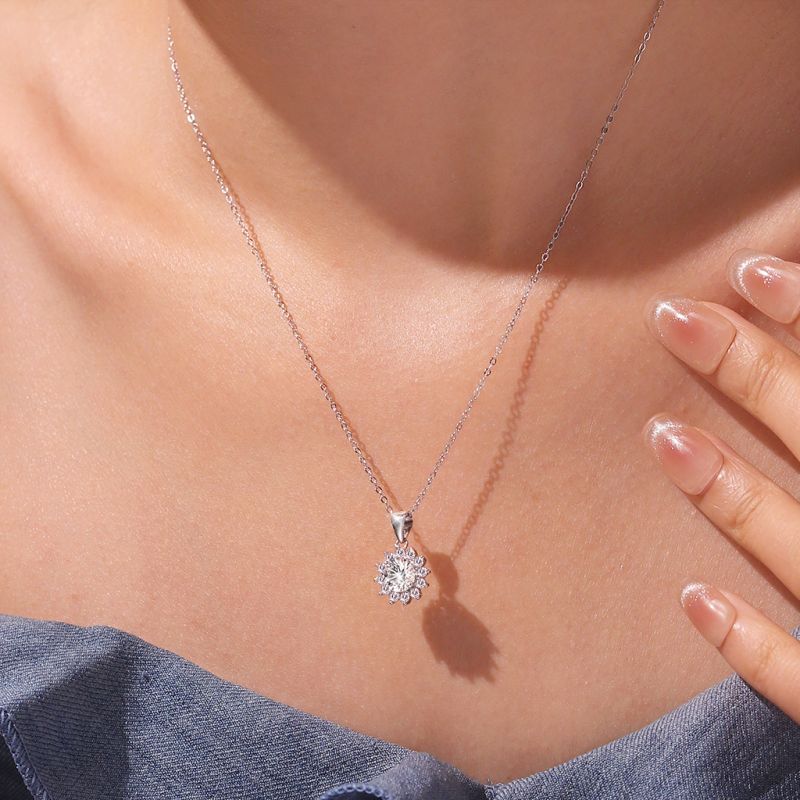 Timeless VVS Moissanite Sunflower Necklace