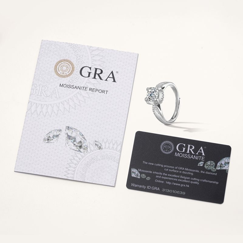 Sparkling Twist 1.0 Ct Moissanite Ring