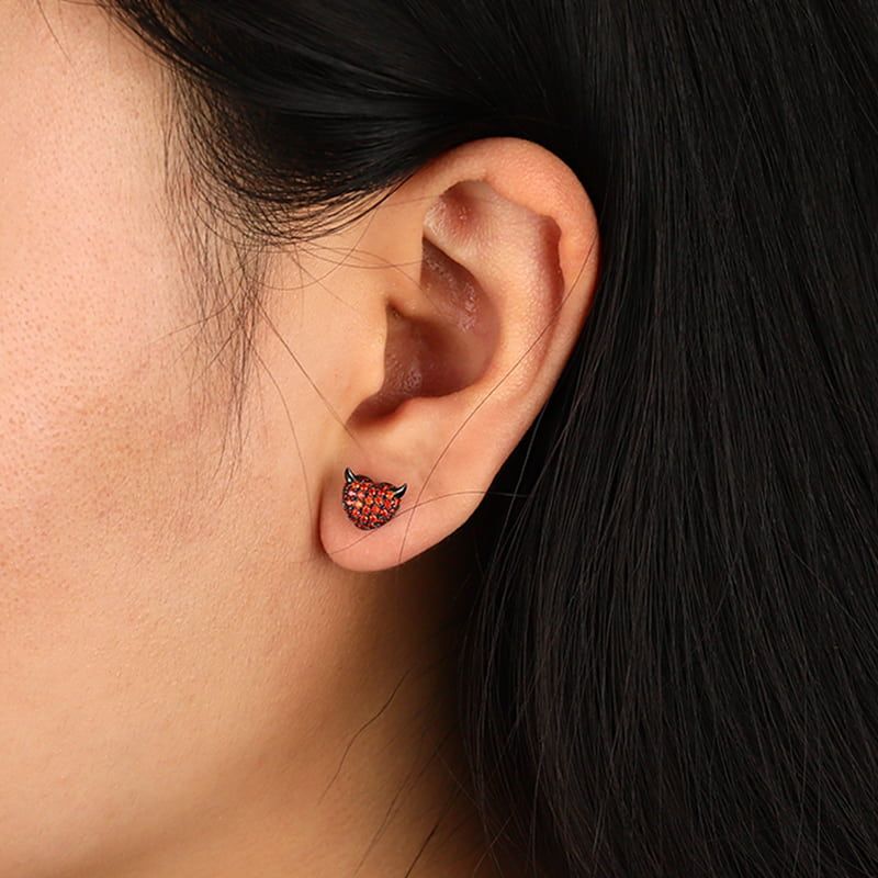 Devils Heart Earstuds