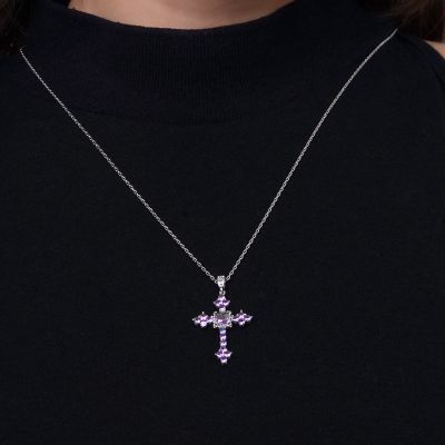 Elegant Vintage Cross Necklace