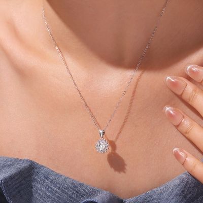 Timeless VVS Moissanite Sunflower Necklace